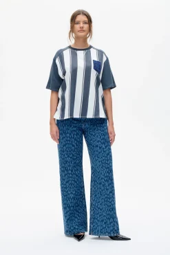 Baum und Pferdgarten Juul T-shirt from | Baritone Blue Football Clearance
